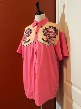 Boozelele Men’s Pink Skull Camp Cattleman Short Sleeve Button Down Shirt